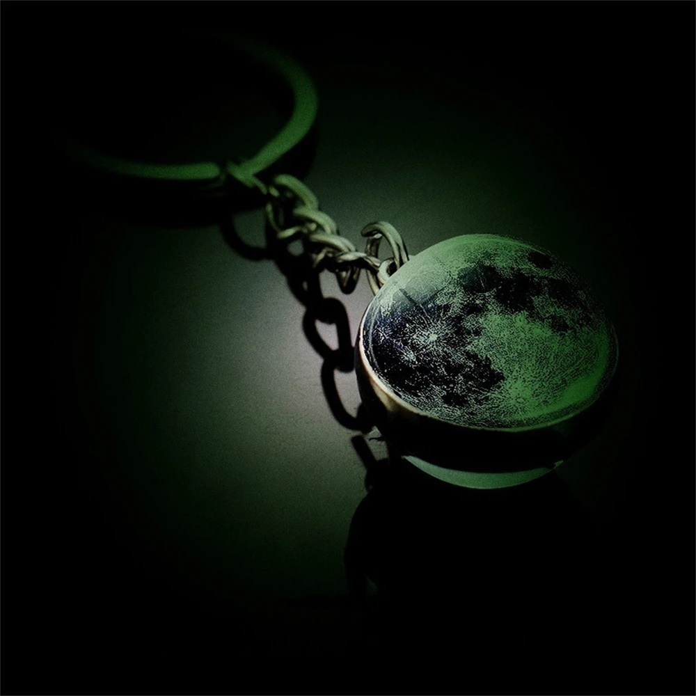 Glow In The Dark Key Chain Pla - Retro Gaming Keychain review and price